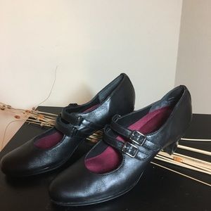 Black Pumps with Strap